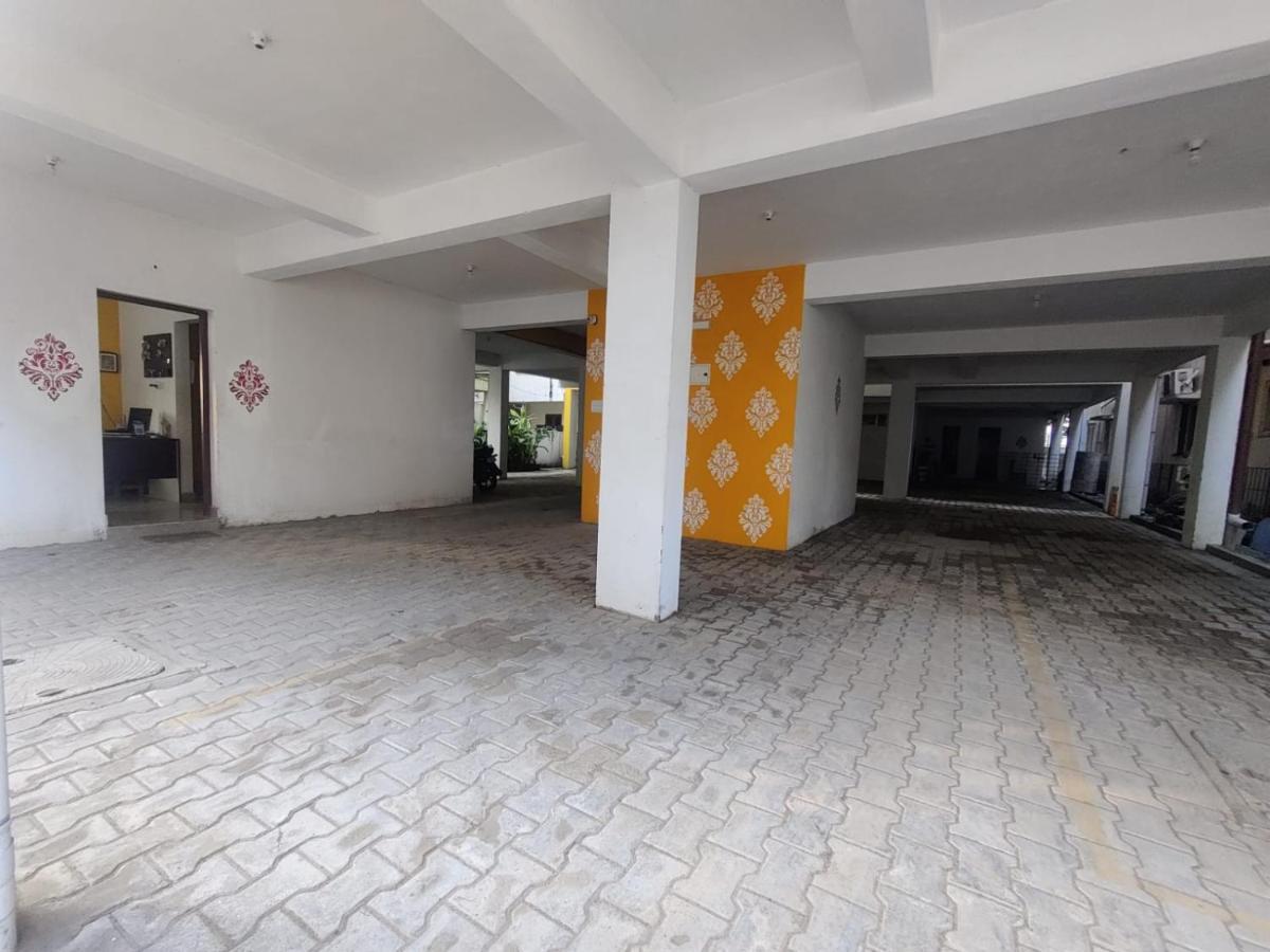 Allamanda Abode Aparthotel Madrás Exterior foto